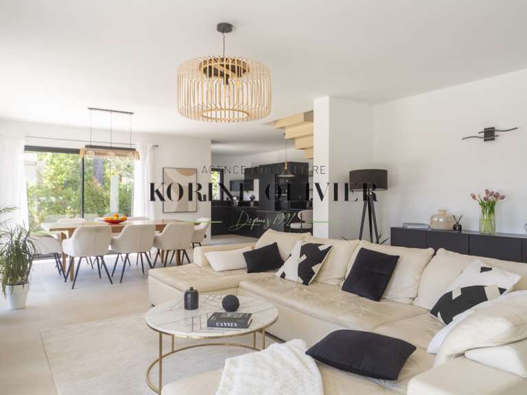 Maison Ventabren - 5 chambres - 206m²