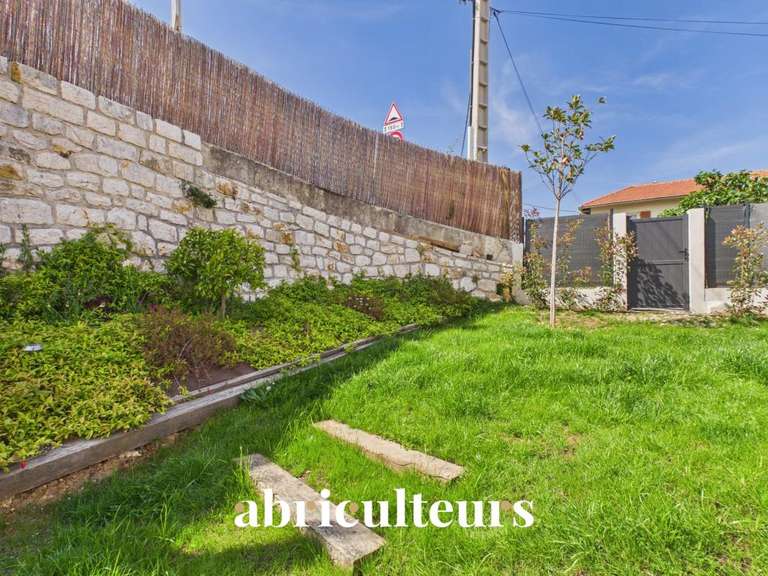 Maison Saint-Laurent-du-Var - 3 chambres - 117m²