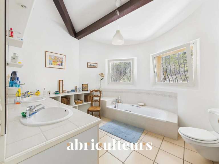 Maison Ventabren - 5 chambres - 256m²
