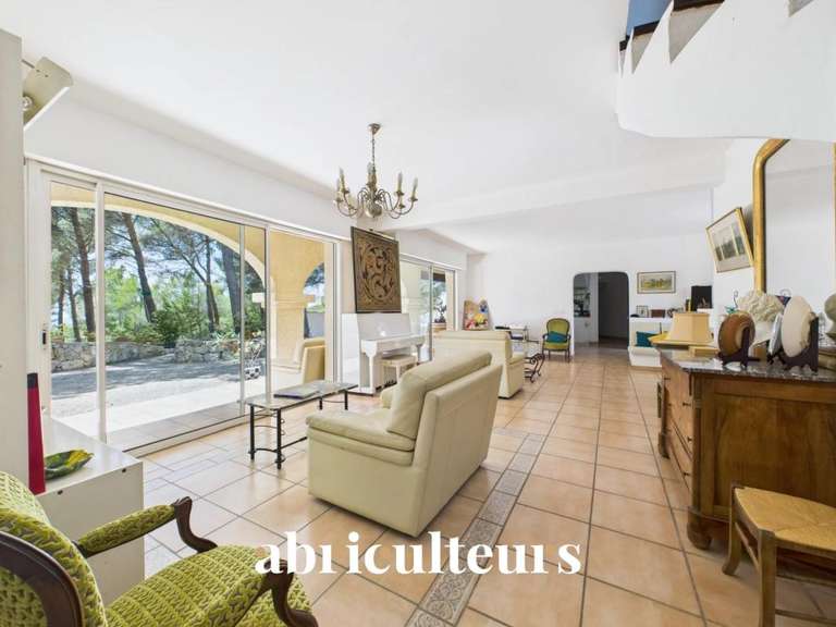 Maison Ventabren - 5 chambres - 256m²