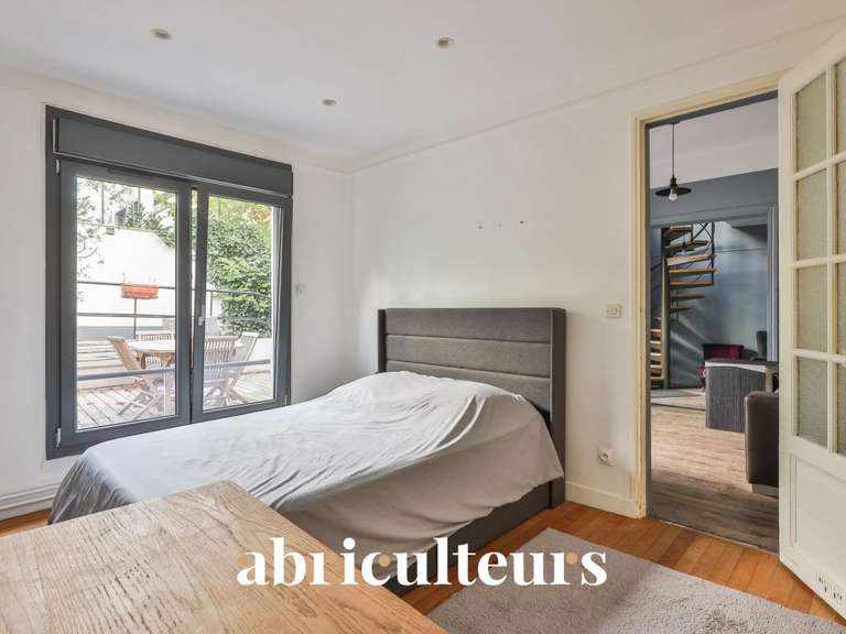 House Issy-les-Moulineaux - 4 bedrooms - 140m²