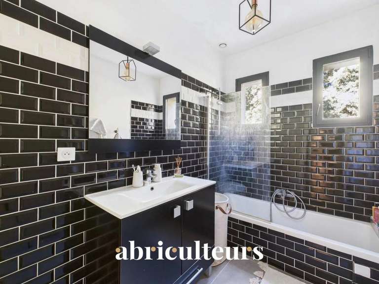 Maison Rognes - 4 chambres - 252m²