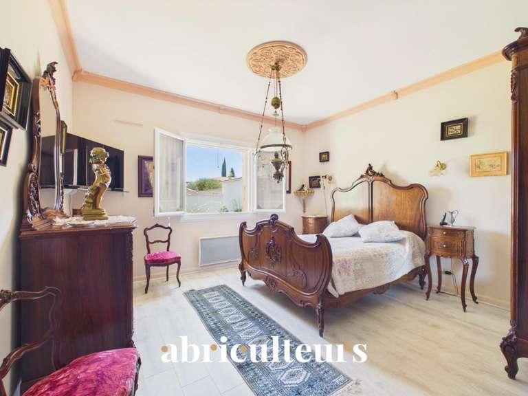 Maison Charleval - 5 chambres - 198m²