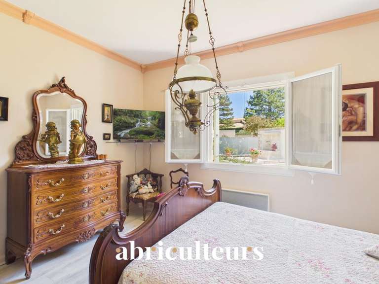 Maison Charleval - 5 chambres - 198m²