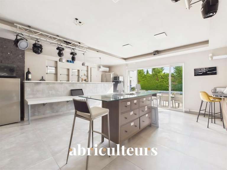 Maison La Barben - 6 chambres - 293m²