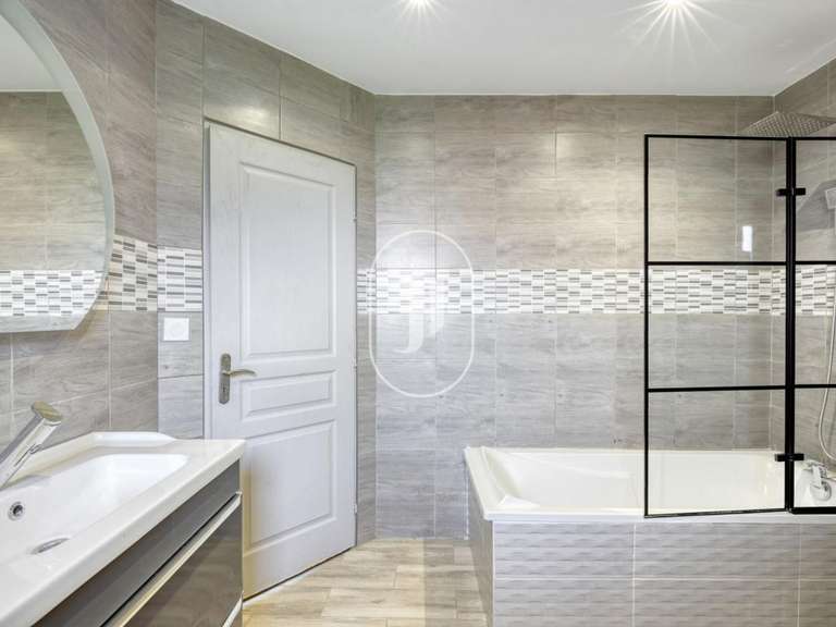 Maison Grimaud - 4 chambres - 128m²