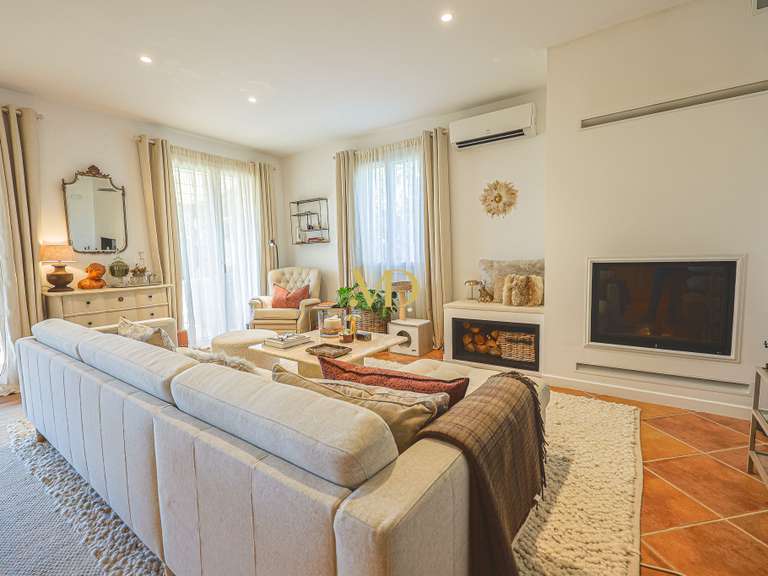 Maison Saint-Saturnin-lès-Apt - 4 chambres - 118m²