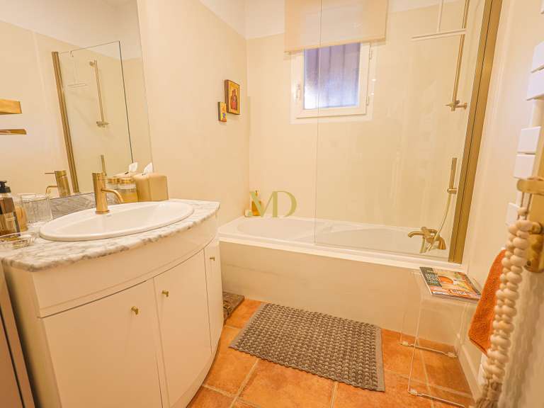 Maison Saint-Saturnin-lès-Apt - 4 chambres - 118m²