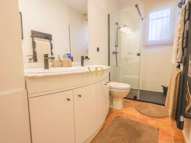 Maison Saint-Saturnin-lès-Apt - 4 chambres - 118m²