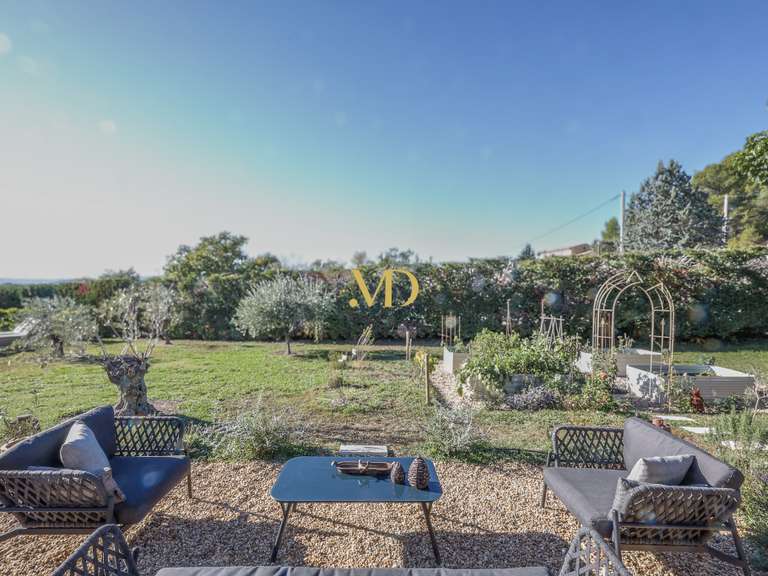 Maison Saint-Saturnin-lès-Apt - 4 chambres - 118m²