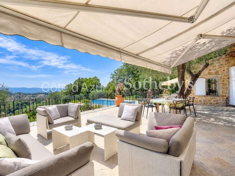 Maison Châteauneuf-Grasse - 9 chambres - 370m²