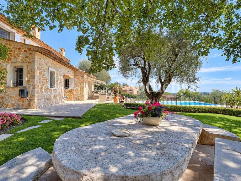 Maison Châteauneuf-Grasse - 9 chambres - 370m²
