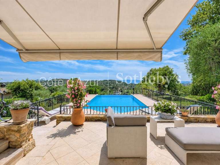 Maison Châteauneuf-Grasse - 9 chambres - 370m²