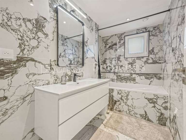 Maison Moëns - 5 chambres - 323m²