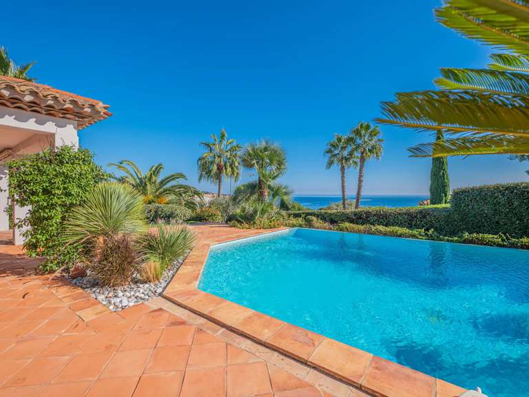 Maison Sainte-Maxime - 5 chambres - 244m²