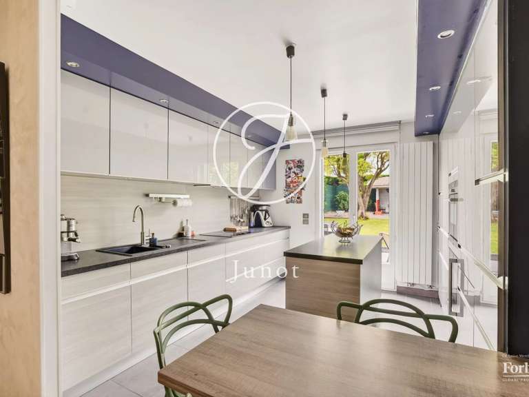 Maison Rueil-Malmaison - 5 chambres - 233m²
