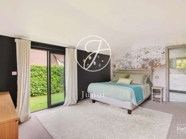 Maison Rueil-Malmaison - 5 chambres - 233m²