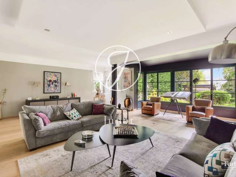 Maison Rueil-Malmaison - 5 chambres - 233m²