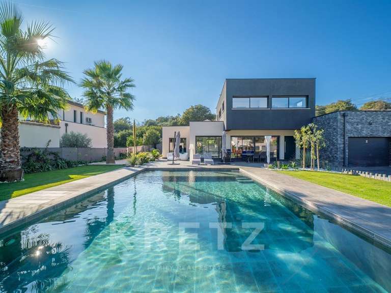 House Nîmes - 4 bedrooms - 180m²