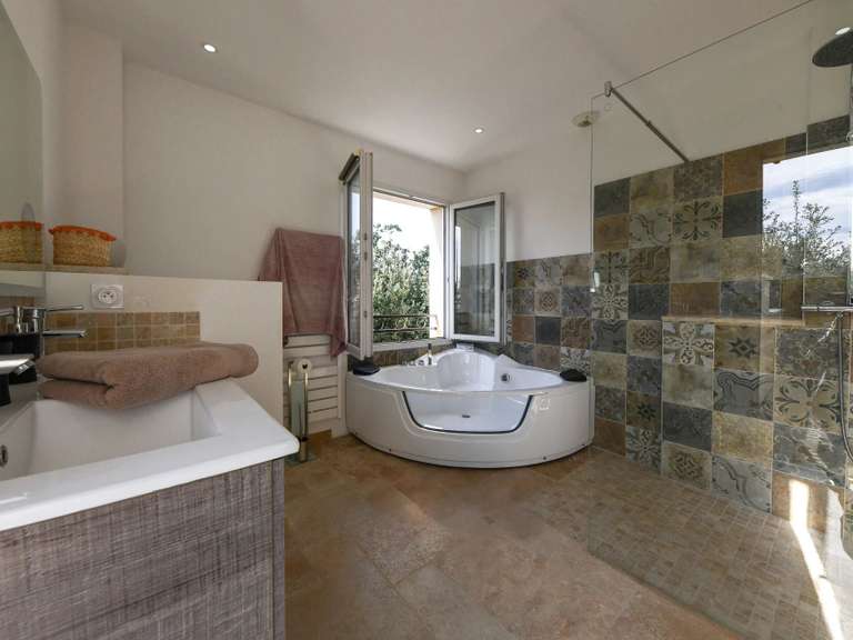 Maison Uzès - 4 chambres - 226m²