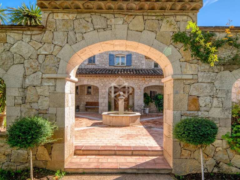 Maison Le Rouret - 4 chambres - 344m²