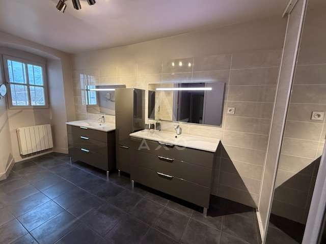 House Angoulême - 7 bedrooms - 330m²