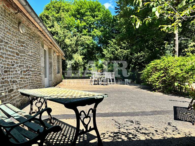 Propriété Saint-Denis-sur-Sarthon - 20 chambres - 1020m²