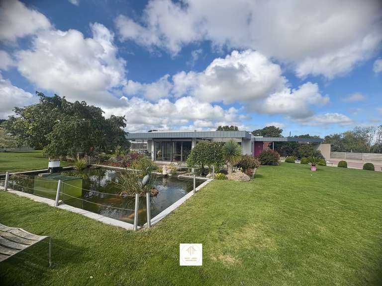 Propriété Lesneven - 3 chambres - 316m²