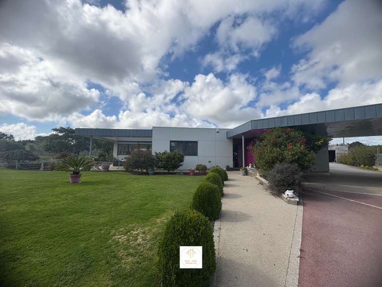 Propriété Lesneven - 3 chambres - 316m²
