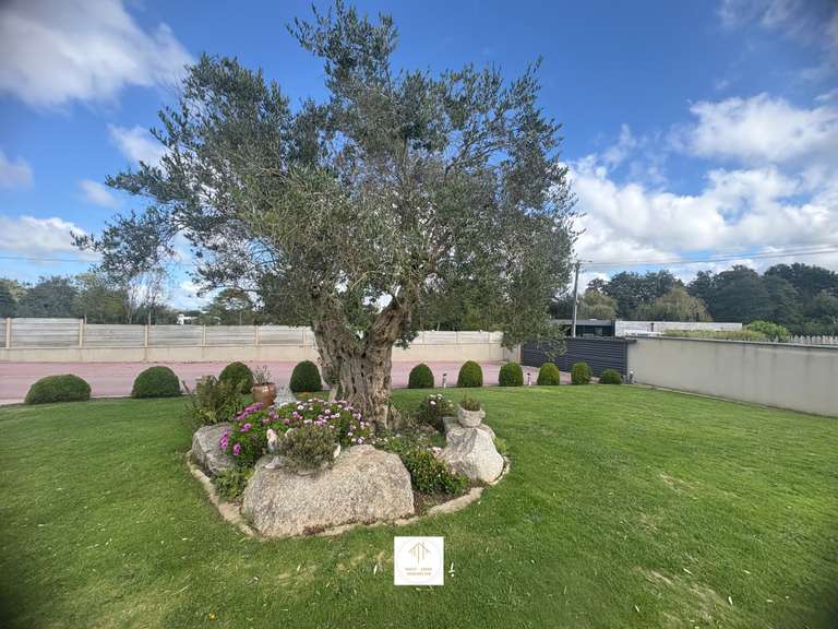 Propriété Lesneven - 3 chambres - 316m²
