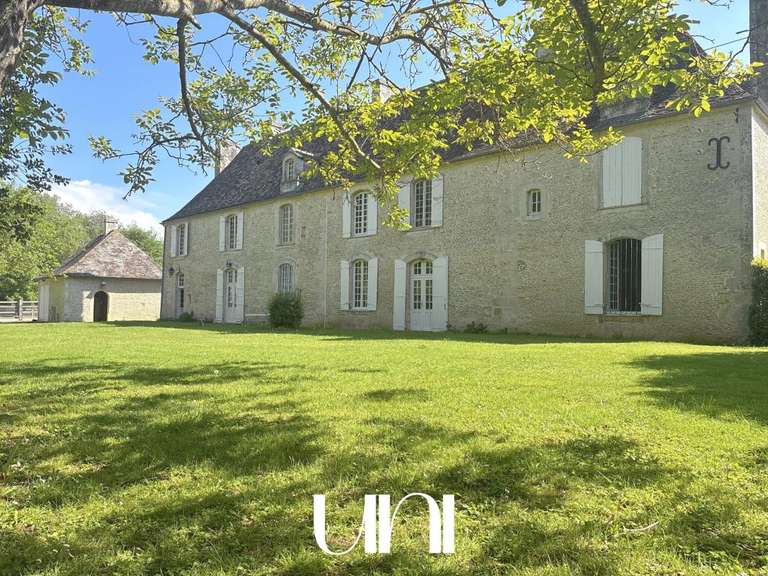 Propriété Morteaux-Couliboeuf - 4 chambres - 375m²
