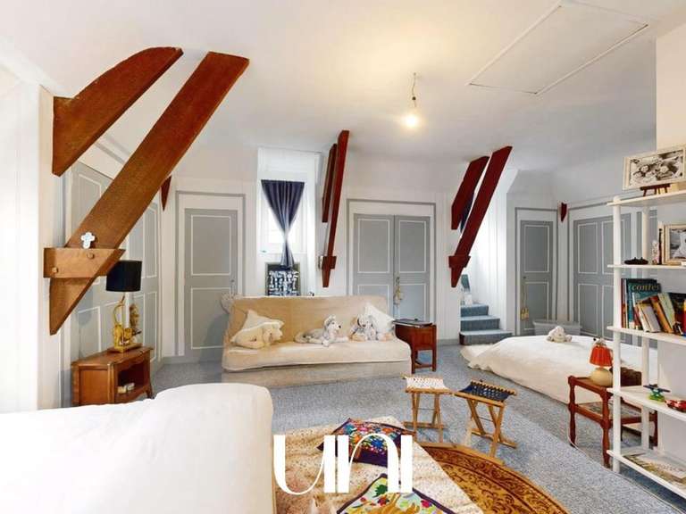 Propriété Saint-Julien-le-Faucon - 5 chambres - 260m²