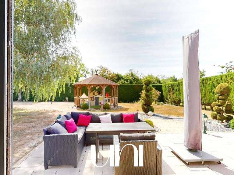 Propriété Fauguernon - 6 chambres - 245m²
