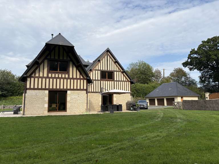 Propriété Saint-Étienne-la-Thillaye - 7 chambres - 410m²