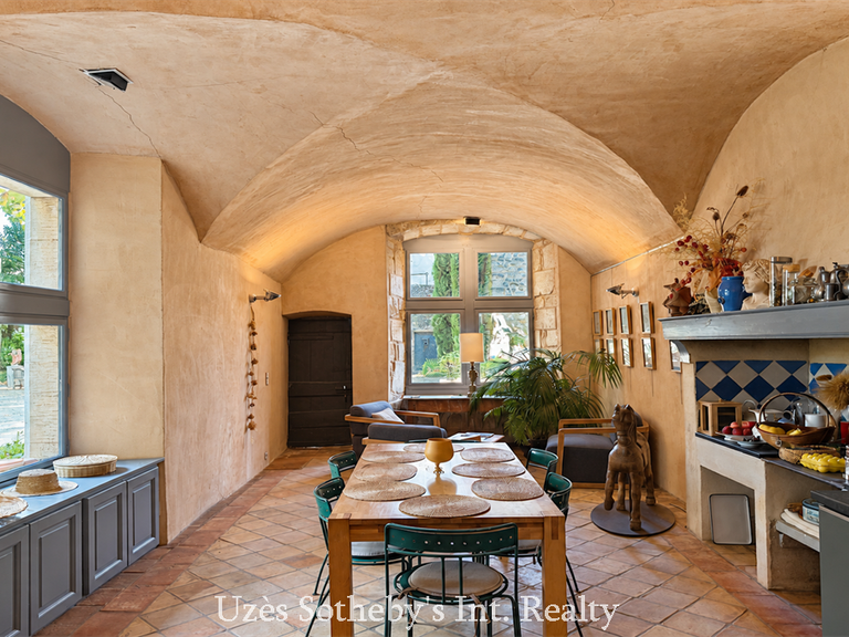 Château Uzès - 8 chambres - 880m²