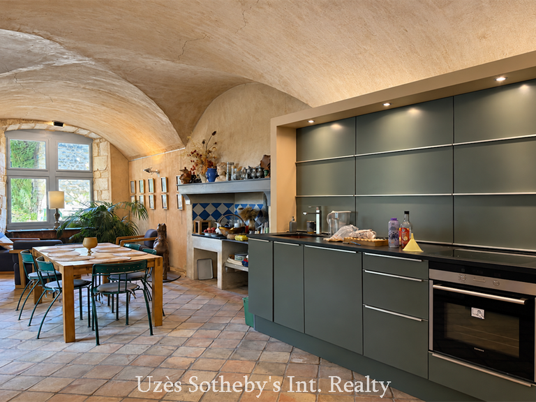Château Uzès - 8 chambres - 880m²