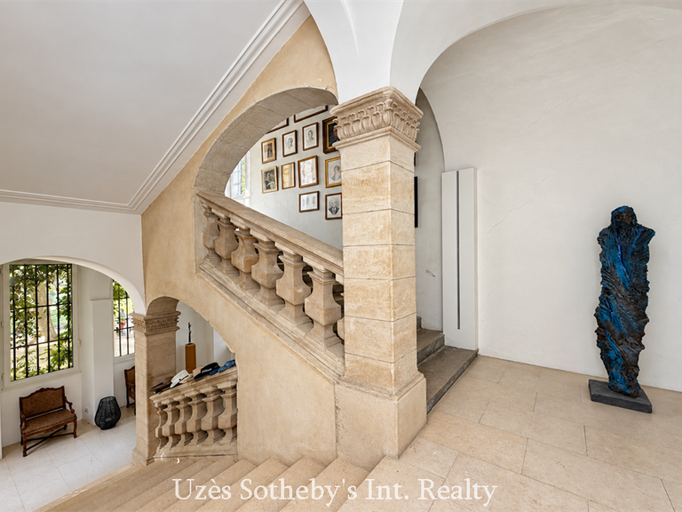 Château Uzès - 8 chambres - 880m²