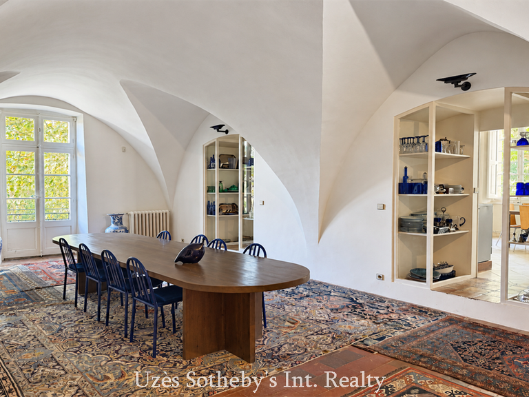 Château Uzès - 8 chambres - 880m²