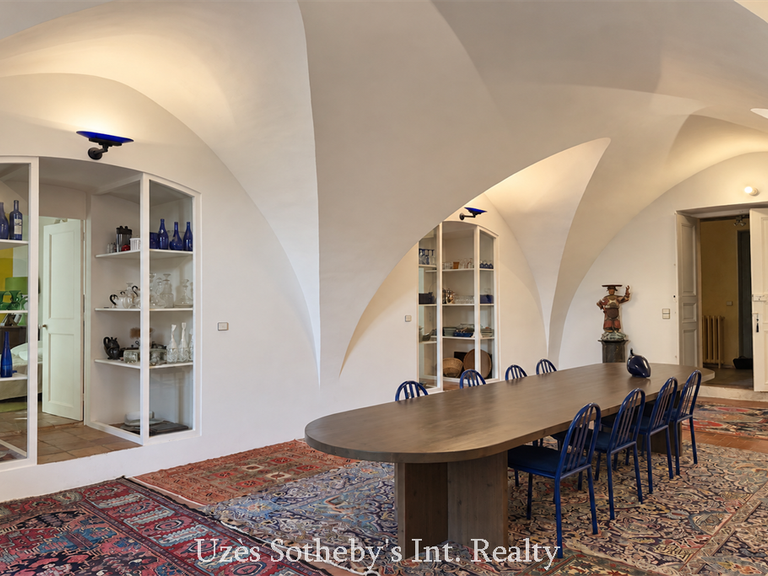 Château Uzès - 8 chambres - 880m²