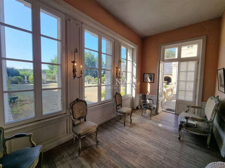 Castle Tours - 13 bedrooms - 1000m²