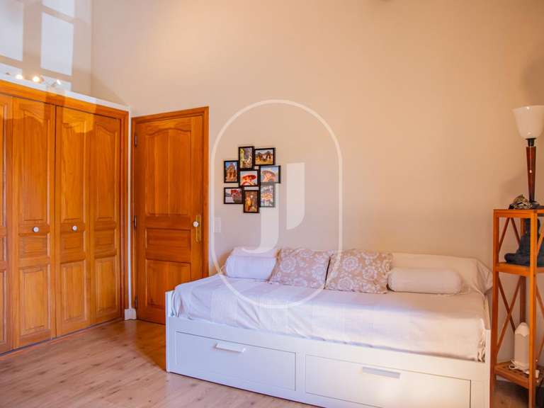Maison Vaison-la-Romaine - 4 chambres - 243m²