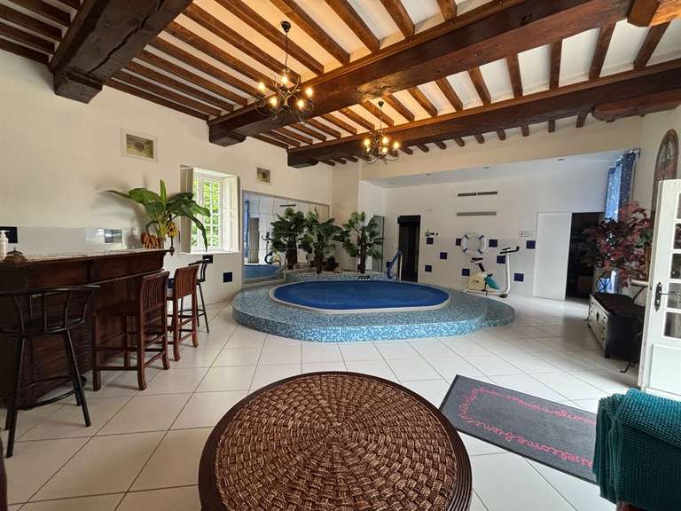 Manor Bayeux - 7 bedrooms - 655m²