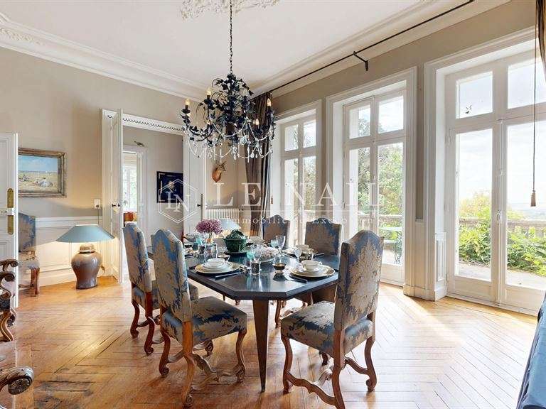 Château Vichy - 7 chambres - 320m²