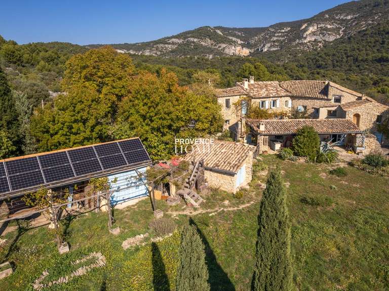 Propriété Saumane-de-Vaucluse - 5 chambres - 350m²