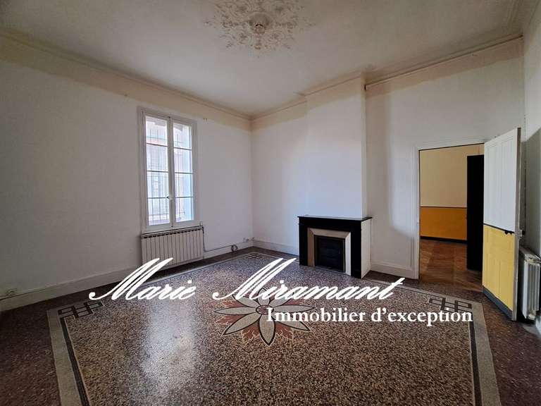 Hôtel particulier Nîmes - 11 chambres - 500m²