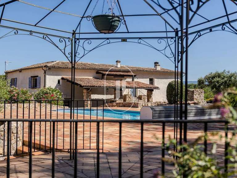 Propriété Taradeau - 6 chambres - 340m²