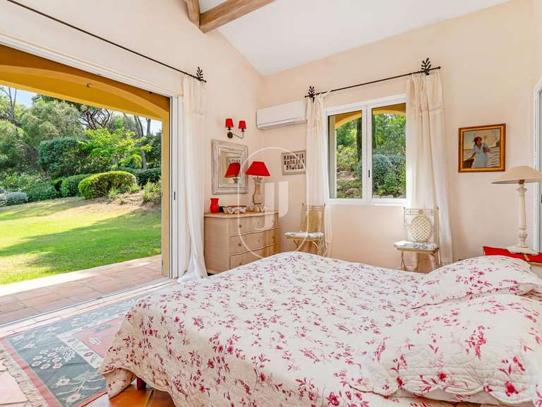 Propriété La Croix-Valmer - 6 chambres - 300m²