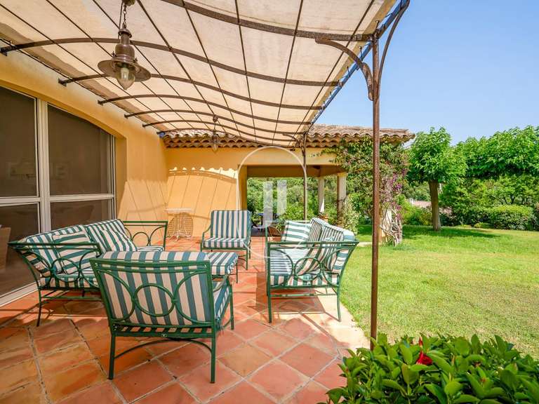 Propriété La Croix-Valmer - 6 chambres - 300m²