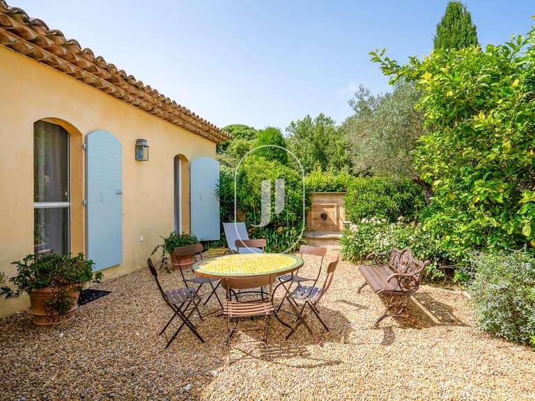 Propriété La Croix-Valmer - 6 chambres - 300m²