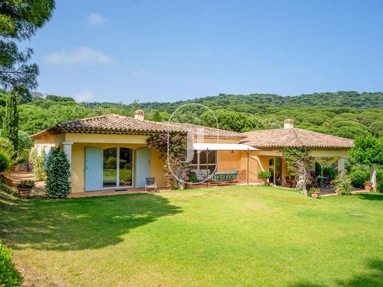 Propriété La Croix-Valmer - 6 chambres - 300m²
